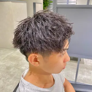 パーマ メンズ esu心斎橋所属・esu☀️勇美☀️ 髪質改善ストレートのヘアスタイル