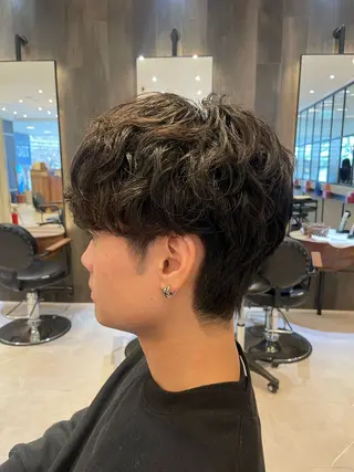 パーマ メンズ オリーブカラー🫒/ 透明感カラー/みゆのヘアスタイル