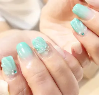 ネイル manis .のネイルデザイン