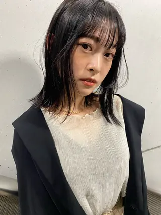 ミディアム カラー レイヤーカット /透明感/千葉怜寿のヘアスタイル