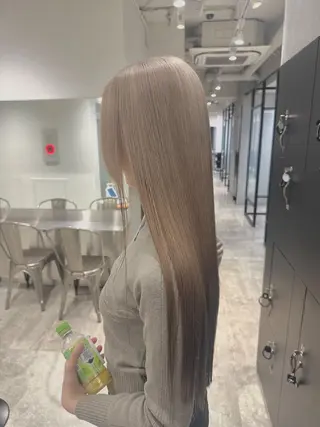 ロング カラー ハイトーン･髪質改善 MIOKAのヘアスタイル