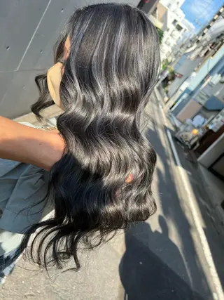 セミロング カラー 🔥ハイトーンカラー ギャルNAOKI🔥のヘアスタイル