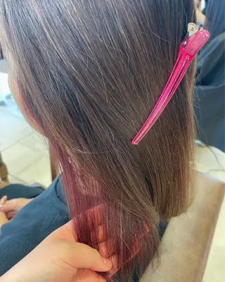 ミディアム カラー ヘアアレンジ HIKARI🐈‍⬛ レイヤー×デザインのヘアスタイル