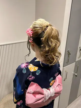 セミロング ヘアアレンジ LOVEST Rihoのヘアスタイル