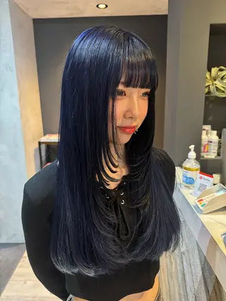 ロング カラー ワタナベ テルマサのヘアスタイル