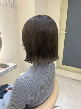 カラー effect横浜所属・切りっぱなしボブ/ 艶カラー/綾莉のヘアスタイル