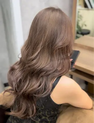 カラー ヒビキ/モテ×愛され /ブリーチ特化のヘアスタイル