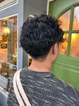 ショート パーマ メンズ 清水千優/パーマ/透 明感カラー/メンズのヘアスタイル