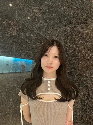 ロング 透明感カラー/ くびれヘア/ユウユのヘアスタイル