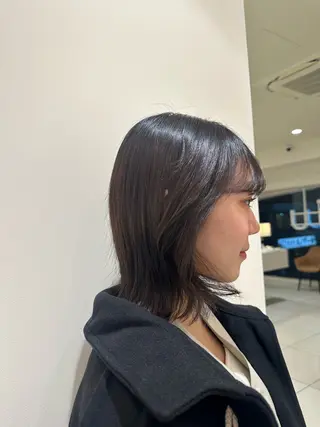 ミディアム カラー タイトボブ個性派カラ ーAKANEのヘアスタイル