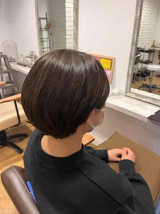 ショート カラー 関根 菜帆のヘアスタイル