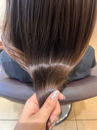 ミディアム 🤍レイヤーツヤカラ ーAkane🇰🇷のヘアスタイル