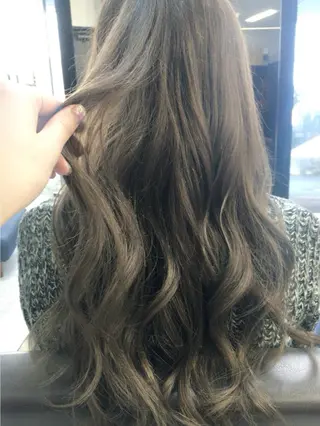 ロング カラー UNDER vr 【アンダーバー】のヘアスタイル