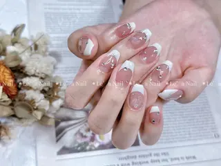 ミディアム カラー ネイル Lea NAILsalon所属・Le’a NailSalonのネイルデザイン