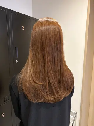 セミロング カラー Ella所属・nana【艶髪】/ レイヤー/縮毛矯正のヘアスタイル