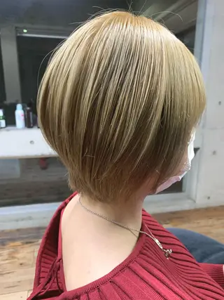 ショート カラー 西岡 優太のヘアスタイル