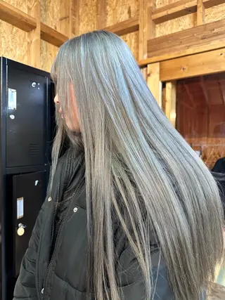 ロング ブリーチ屋さん/ブリ ーチ矯正🫧あずみのヘアスタイル