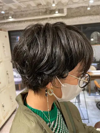 ショート カラー パーマ 柳井 準平のヘアスタイル