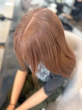 ミディアム 🦋ami/浦和 ブリーチカラー🦋のヘアスタイル