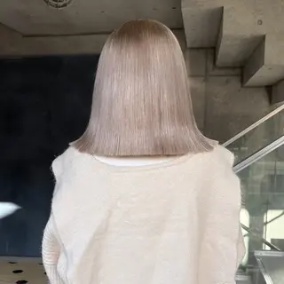 ミディアム 🌙艶ハイトーン/ ミユウのヘアスタイル