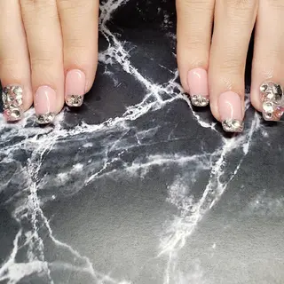 ミディアム ネイル クロキ 。のネイルデザイン