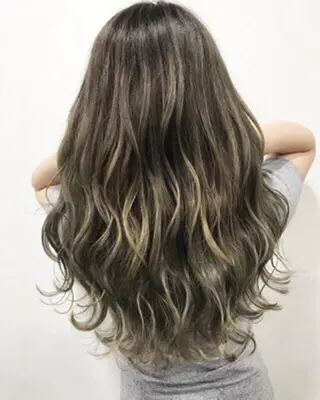 カラー 岩橋 健人のヘアスタイル