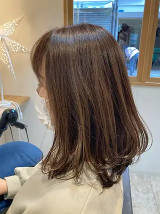 ミディアム カラー en't所属・【女性指名No.1】 西口直子のヘアスタイル