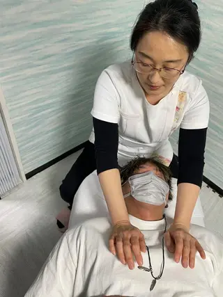 “メイクしたまま"即小顔【美针】mihari所属・小顔矯正マッサージ mihari　栄店のエステ・リラクイメージ