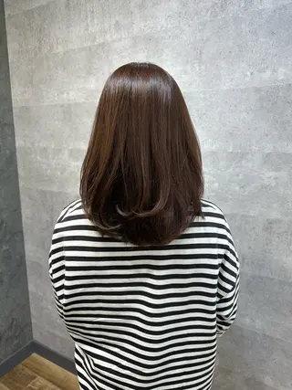 セミロング カラー U-ra NAMIのヘアスタイル