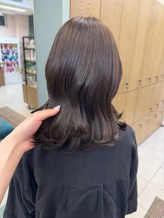 セミロング カラー 新美 木乃美のヘアスタイル