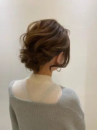 ミディアム カラー パーマ ヘアアレンジ キッズ ネイル マツエク・マツパ モリモト サナのヘアスタイル