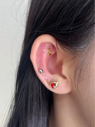 マツエク・LED・まつげパーマ専門店EyeWish所属・shiori/耳ツボ /美眉/まつ毛パーマのマツエク・マツパデザイン