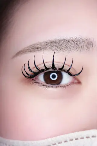 マツエク・マツパ eyelash＆nail KOKO's Room所属・🦋束感まつげ🦋 𝐀𝐲𝐚𝐧𝐚のマツエク・マツパデザイン