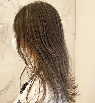 ロング カラー AVANCE emiのヘアスタイル