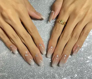 ネイル VIERU 🌈🎀💖のネイルデザイン