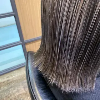 ミディアム カラー akane .のヘアスタイル