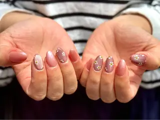 ネイル Refine ネイリスト　坂本のネイルデザイン