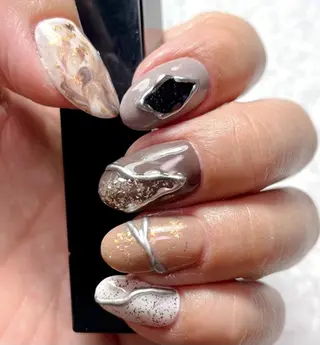 ネイル ママリンド　志村坂上店所属・しみ えんのネイルデザイン