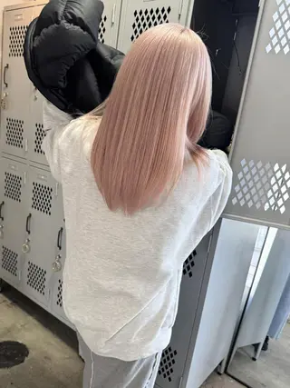 セミロング カラー ハイトーン/ブリーチ MAYURI🌺横浜のヘアスタイル