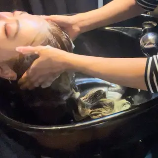 Luster Friends所属・まゆ | 艶カラー | ストレートのヘアスタイル