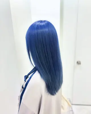 セミロング カラー 🩵色落ち可愛い 寒色カラー🩵のヘアスタイル