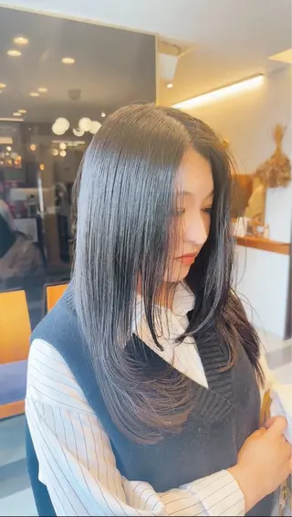 ミディアム SALOWIN所属・salowin 谷本のヘアスタイル