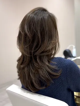 セミロング カラー レイヤー/顔周り /透明感🩶高橋大のヘアスタイル