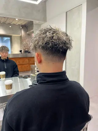 ショート soen所属・⚡メンズパーマフ ェードカットTomyのヘアスタイル