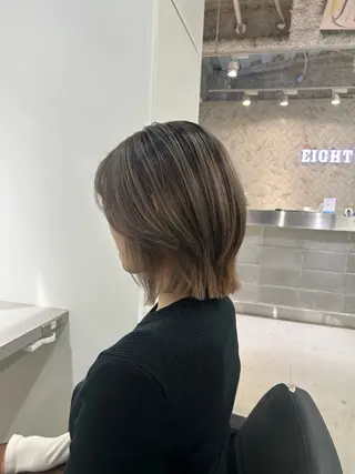 ショート カラー EIGHT mana 海外グレージュ🥥のヘアスタイル