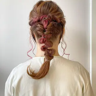 ロング カラー ヘアアレンジ 小森 衣純のヘアスタイル