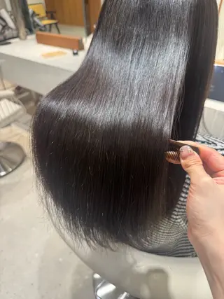 Ence 銀座所属・透明感カラー／ 縮毛矯正／まりなのヘアスタイル