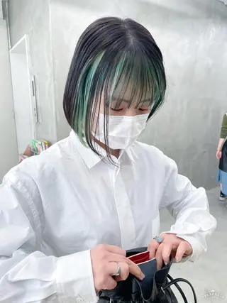 ショート nuu所属・💜ショート💜 ウルフ、ボブ二色亜美のヘアスタイル