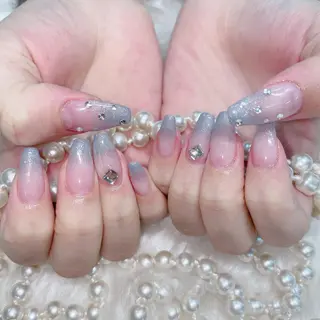 ネイル Go  Today シェアサロン 新宿Gratia店所属・杉山 栞のネイルデザイン