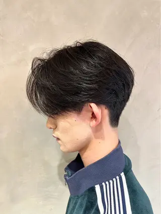 ショート メンズ センターパート /ニュアンスパーマのヘアスタイル